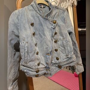 Free people denim jacket. Used like new. xs.